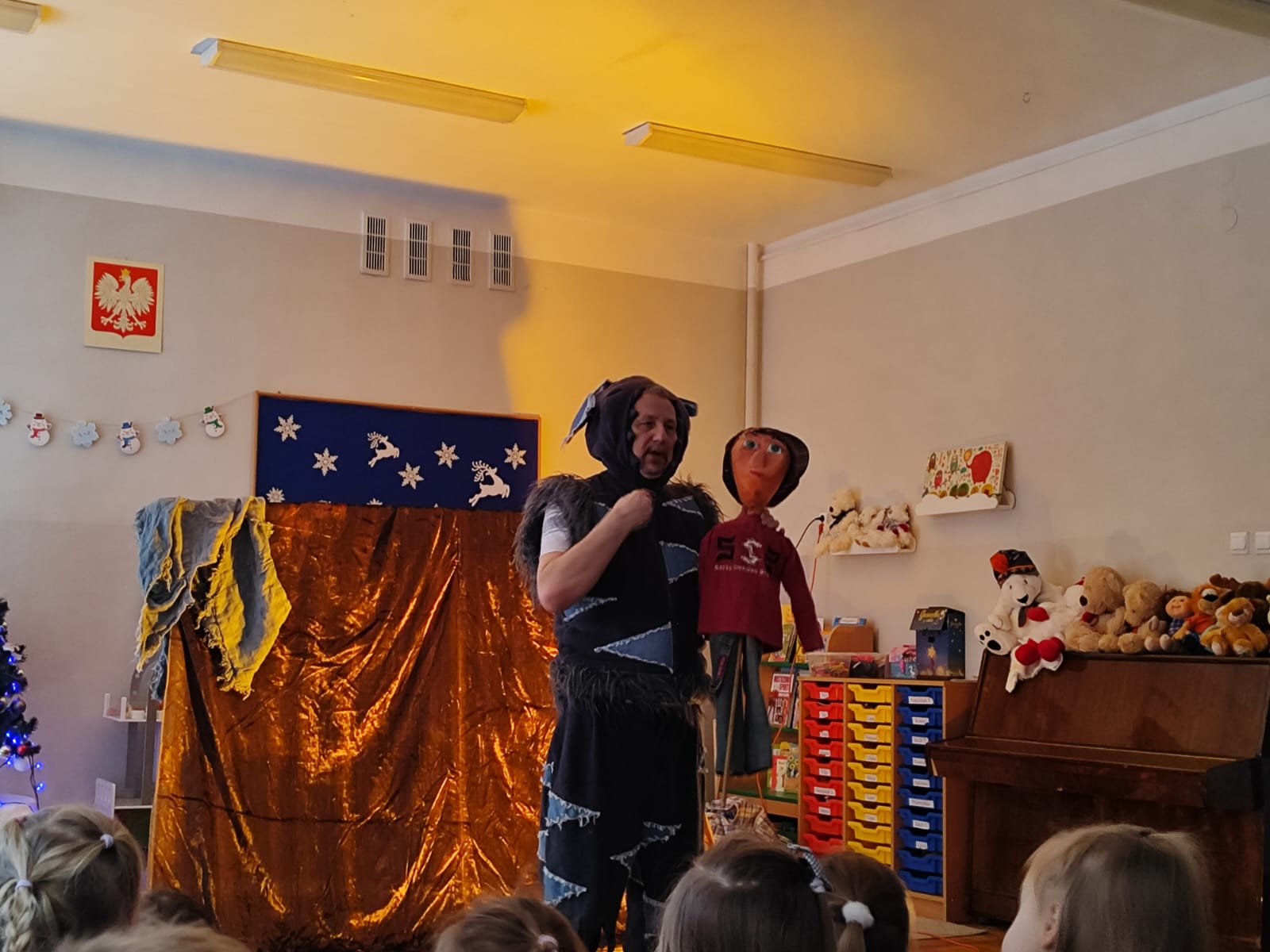  osoba dorosła w przebrani...