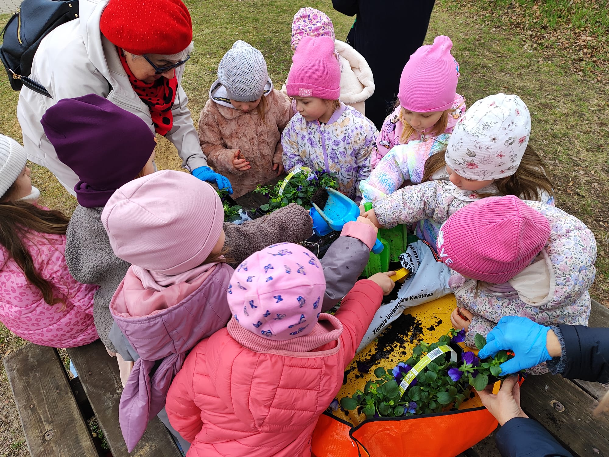  Dzieci i osoby dorosłe