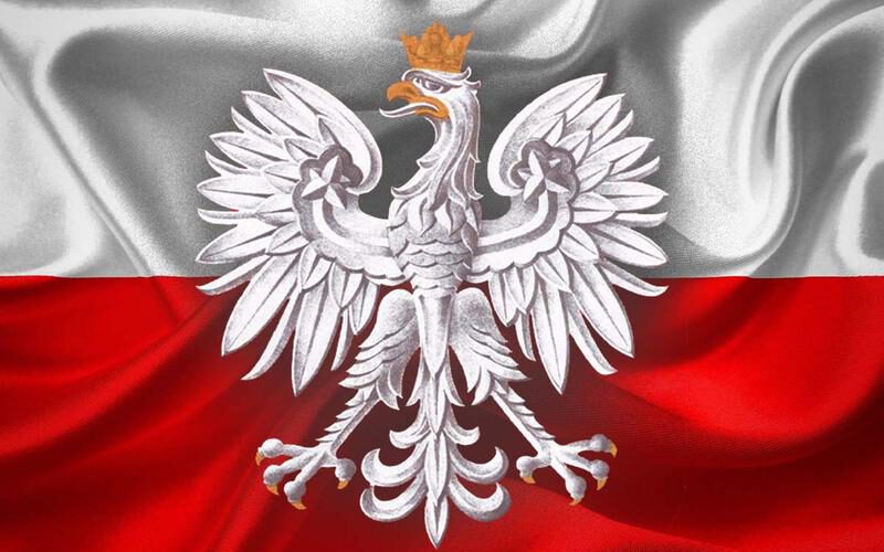 Orzeł biały na tle flagi Polski